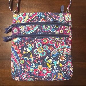 ✨ Vera Bradley Disney Triple Zip Hipster Colorful Garden – Donald & Daisy Duck ✨